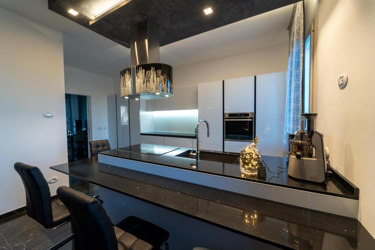 Mistica Space Apartment Reggio Emilia Exterior photo